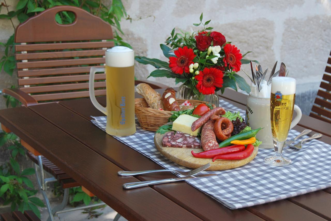 Der Schwan Hotel & Restaurant Schwanstetten Exterior photo